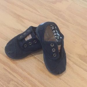 Toms size 5T Black